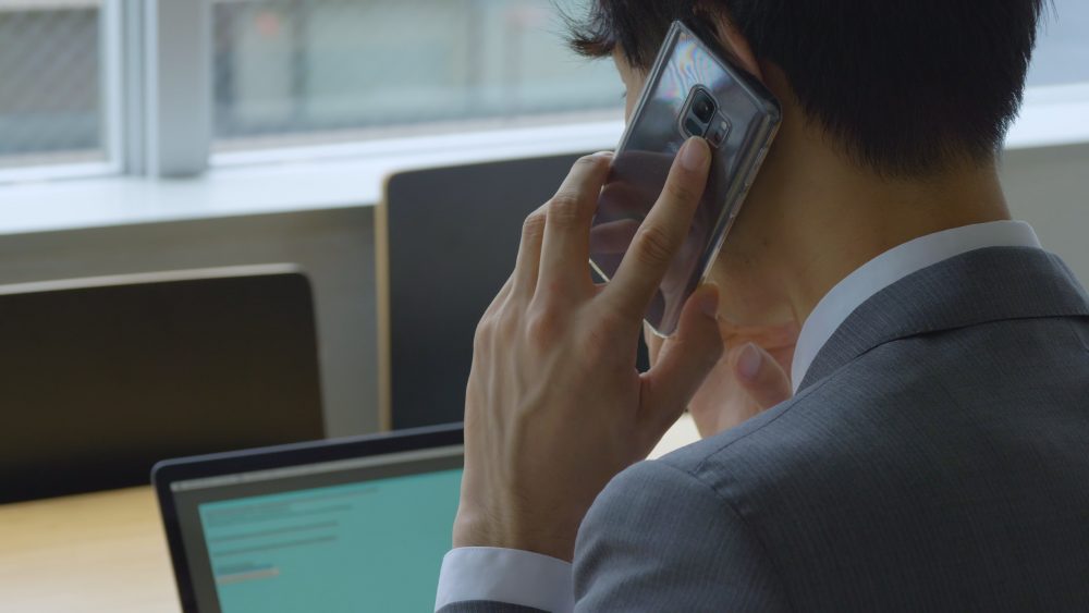 スマホを法人携帯にするメリット・デメリット