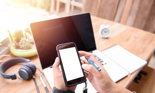 【iPhone vs android】法人携帯に向いているのはどっち？